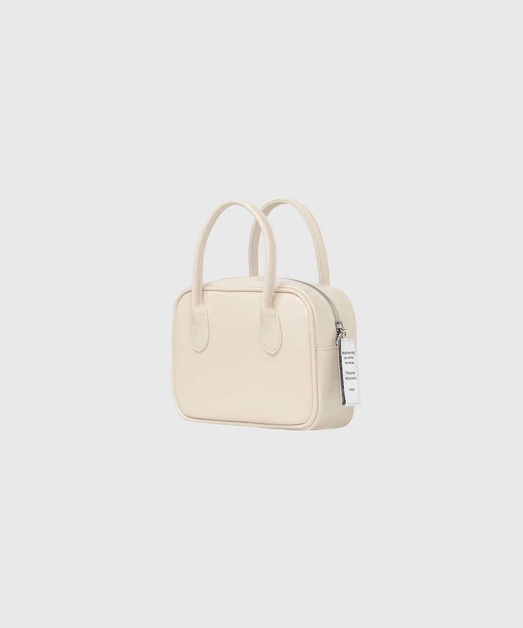 ニヒ square bag mini cream の特徴と選び方ガイド|NIEEH SQUARE BAG MINI_CREAM(NHSQBMCR01)