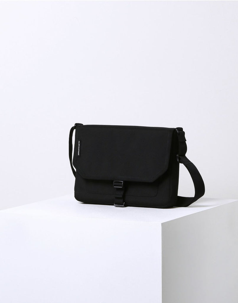 JILL BY JILLSTUART『ユース』ブラック コーデュラ ミディアムクロスバッグ|特徴と選び方ガイド
