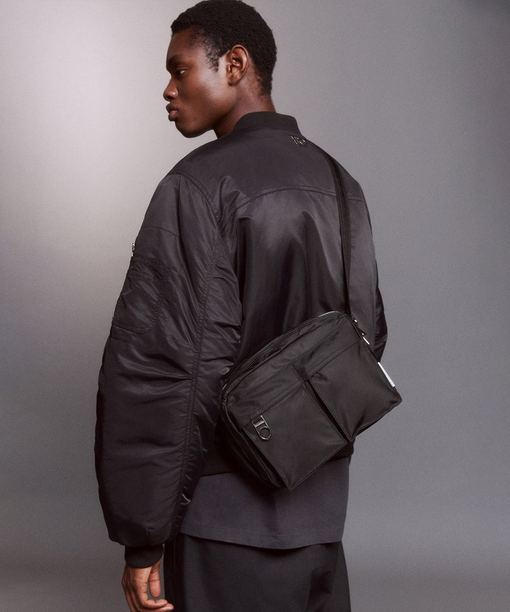 ディサーティワン Nylon Two Pocket Messenger Bag|特徴と選び方ガイド