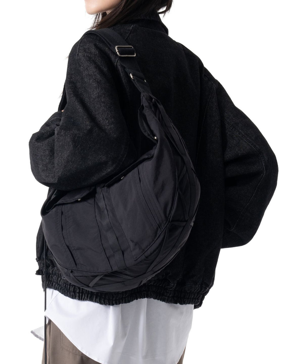 義烏マカラス (IUGAMAKARAS) Taped Shoulder Bag の特徴と選び方ガイド