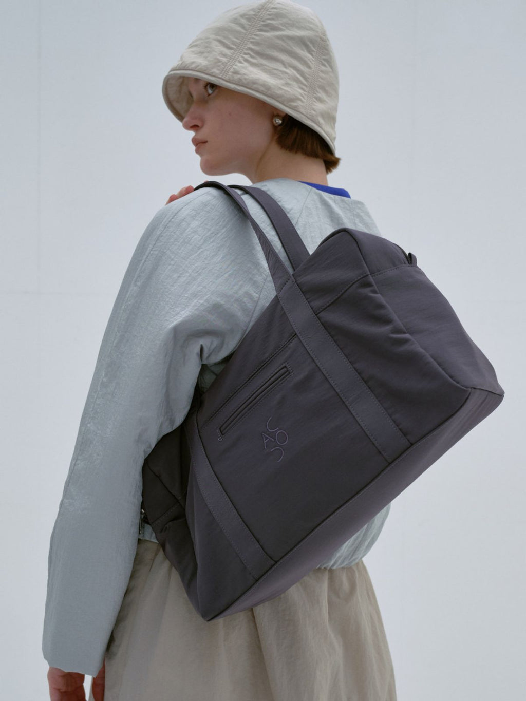 アコーク ACOC LIP LARGE BOSTON BAG_CHARCOAL の特徴と選び方ガイド