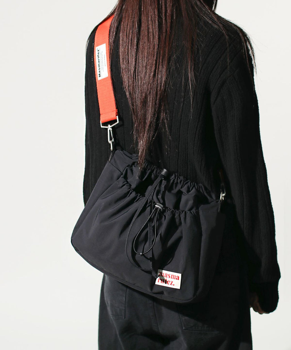 MASMARULEZ(マスマルルズ)8 POCKET CROSS BAG_BLACK の特徴と選び方ガイド