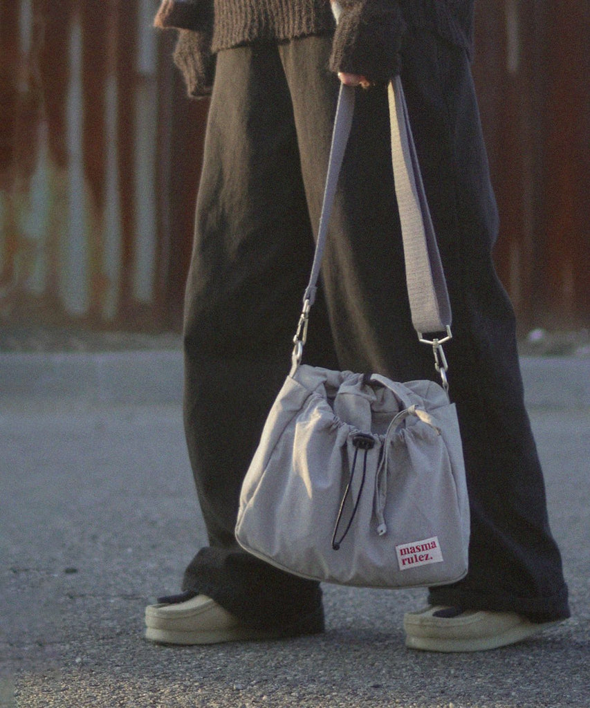 マスマルルス 8 pocket cross bag(GRAY)購入ガイド:特徴・選び方・お手入れのポイント