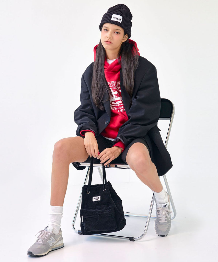 マークニー(MACNI)CORDUROY STRING BAG_BLACK の特徴と選び方ガイド