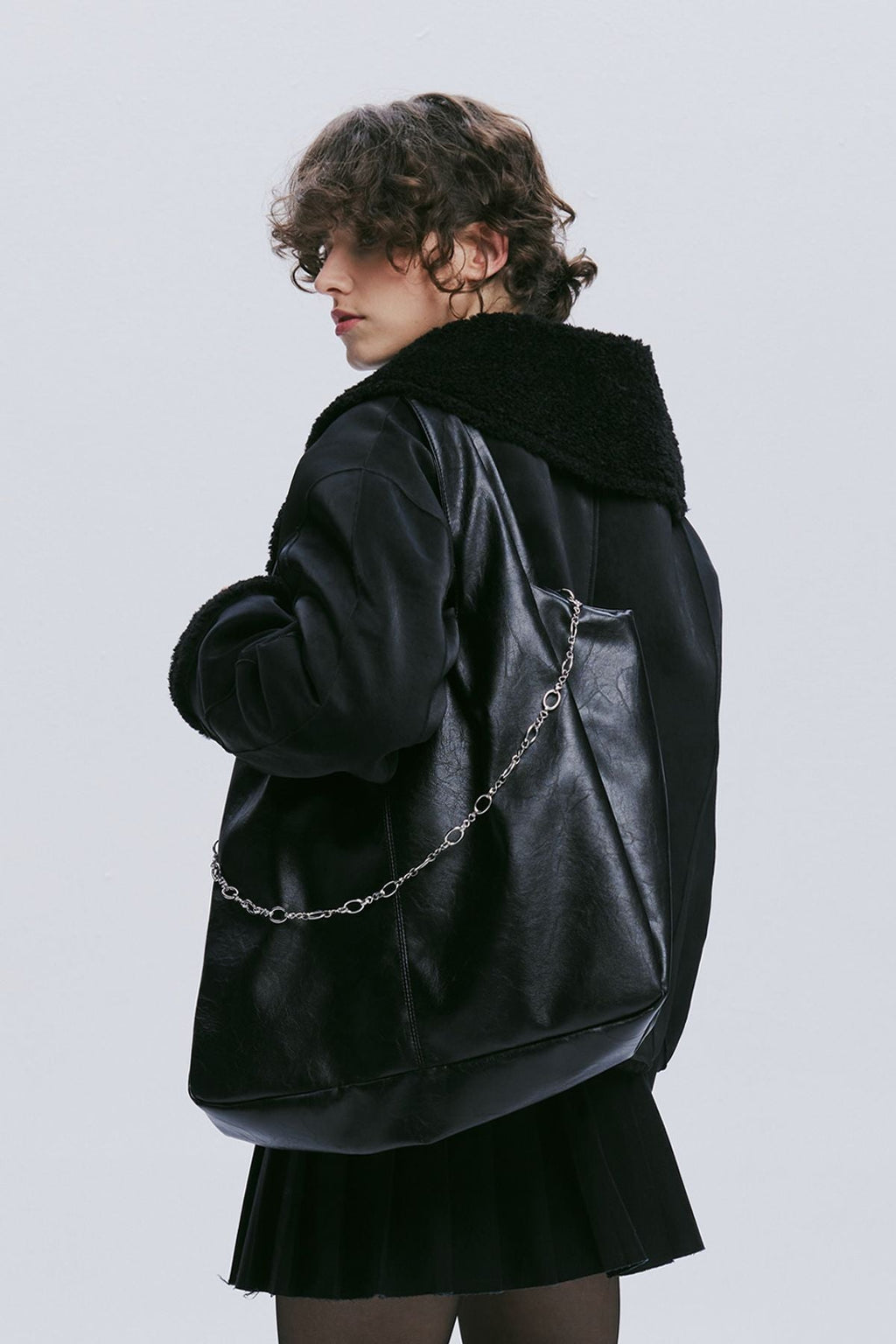 AFTERHOURS(アフターアワーズ)CHAIN BIG BAG の特徴と選び方ガイド