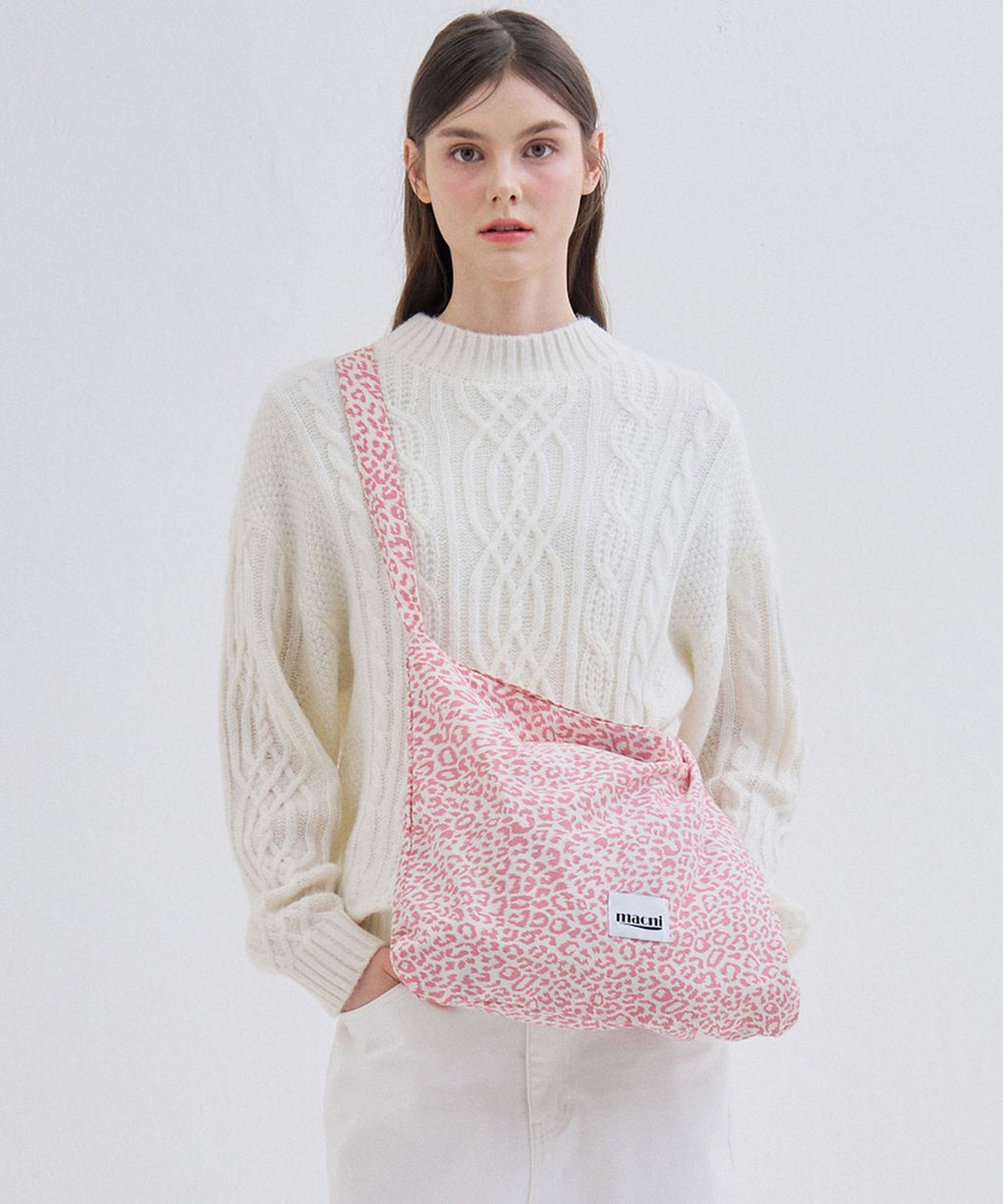 マークニー(MACNI)LEOPARD ECO CROSS BAG_PINKの特徴と選び方ガイド