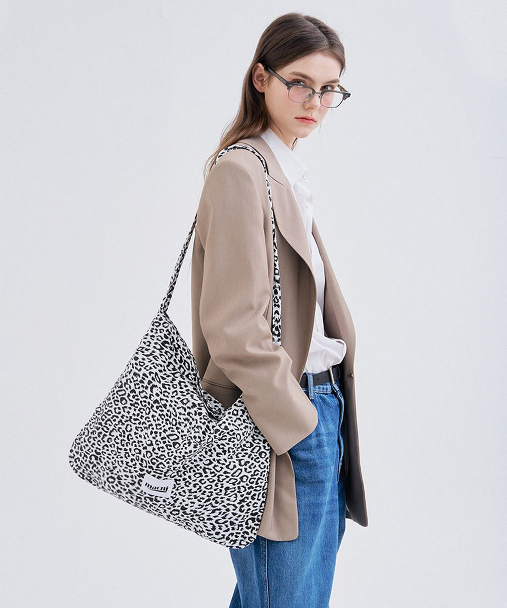 MACNI LEOPARD ECO CROSS BAG_BLACK レビューガイド|マークニー(MACNI)のレオパード柄クロスバッグの魅力と選び方