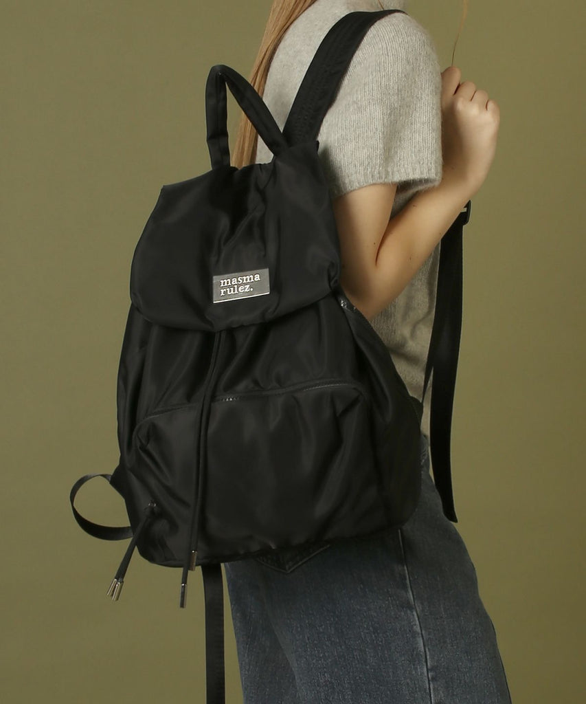 マスマルルス 304 Nylon Draw Flap Backpack(Black)|特徴・レビュー・選び方ガイド