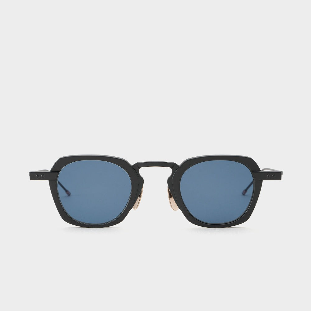 THOM BROWNE UES930A ブラックアイロン(Dark Navy)徹底ガイド:特徴・サイズ・選び方