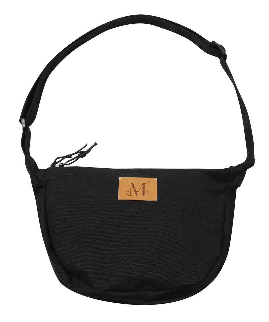 ★MUCENT★ ハーフムーンミニクロスバッグ 正規品] MUCENT ムセント（MUCENT）シグネチャーロゴハーフ